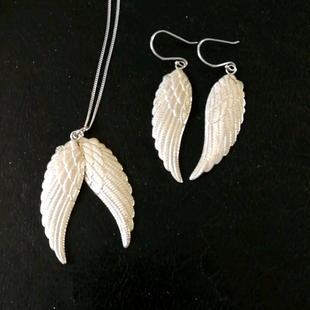 Angel wing pendant and earring set